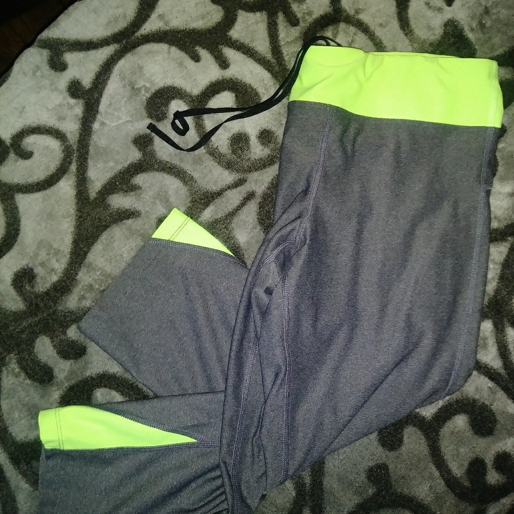 Super fun capri workout pants